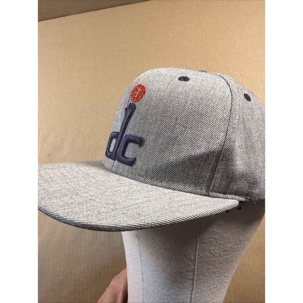 Mitchell & Ness • Washington Wizards NBA Blue Logo Snapback Hat - Picture 2 of 8